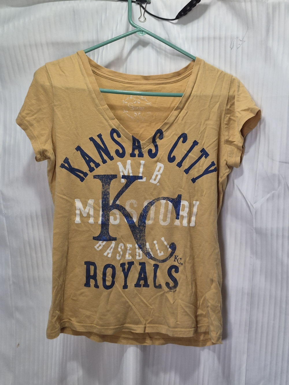 Kansas City Royals Women's V-Neck T-Shirt Gold- G3 by Alyssa Milano Size Large